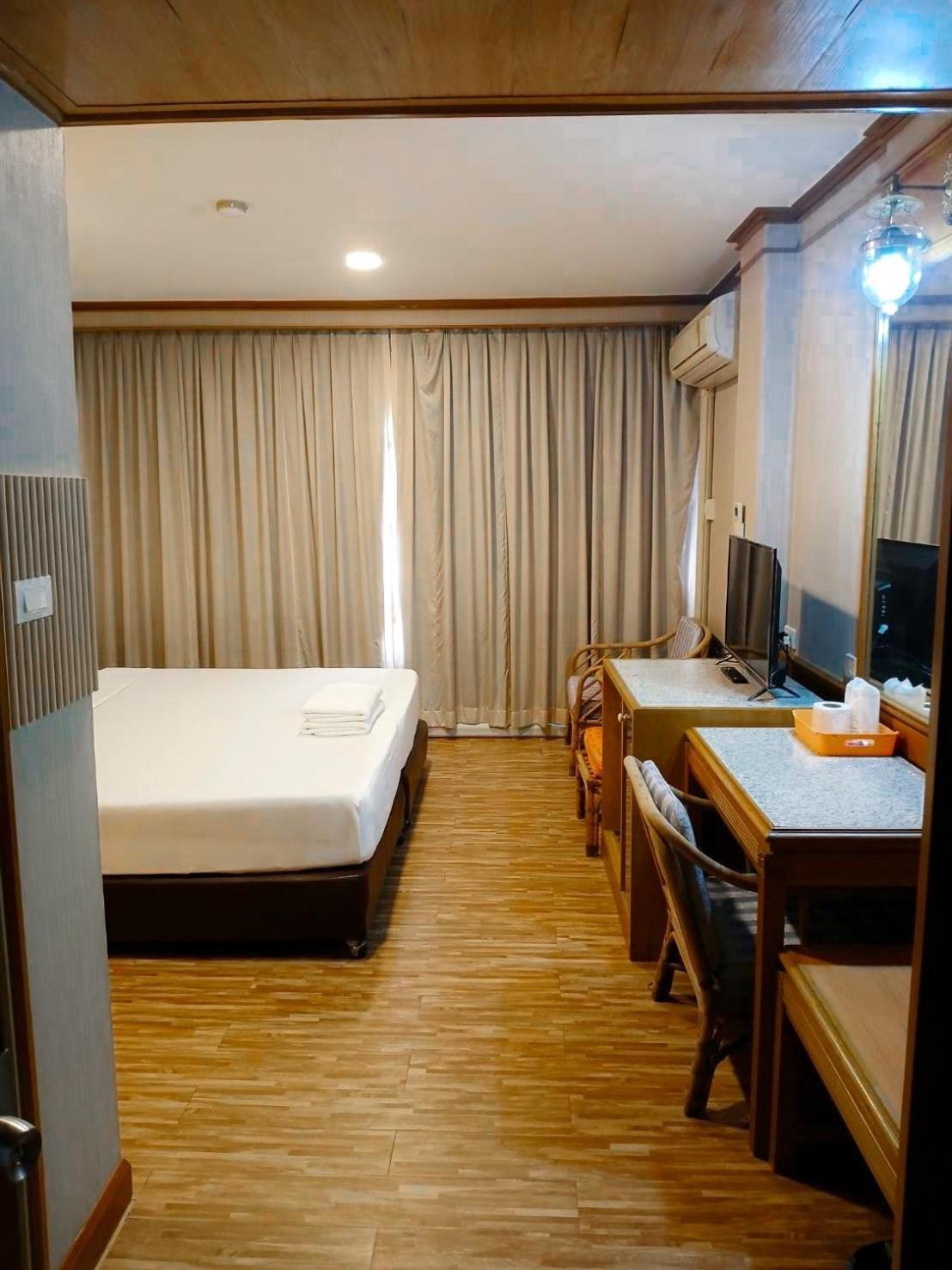 Hotel Pattaya Beach Exteriör bild